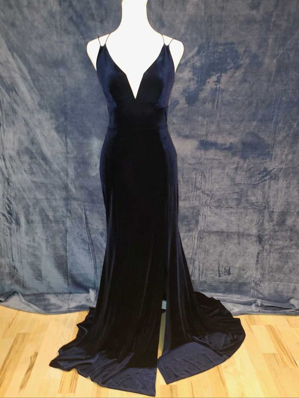 NWT Akia Formal High Slit Navy Blue Velvet Dress from Windsor Sz Small